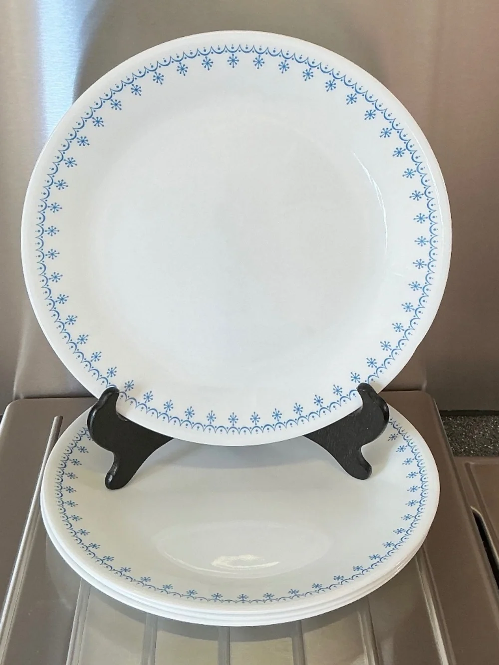 Vintage Corelle Blue Snowflake Garland Dinner Plates Glass Pyrex Set of 3